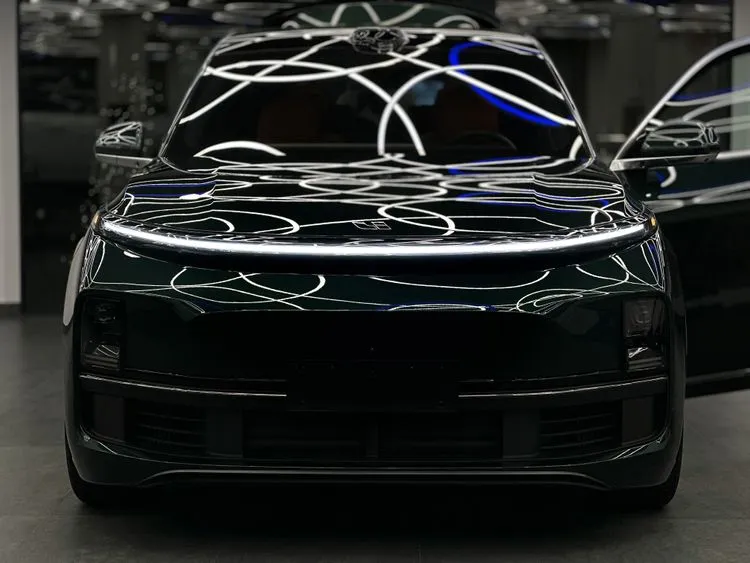 Оклейка автомобиля защитной пленкой